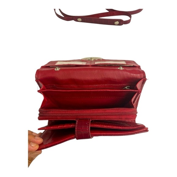 COLDWATER CREEK Red Faux
Leather Organizer Wallet
Checkbook~ID~Cards~Coins - Picture 6 of 10